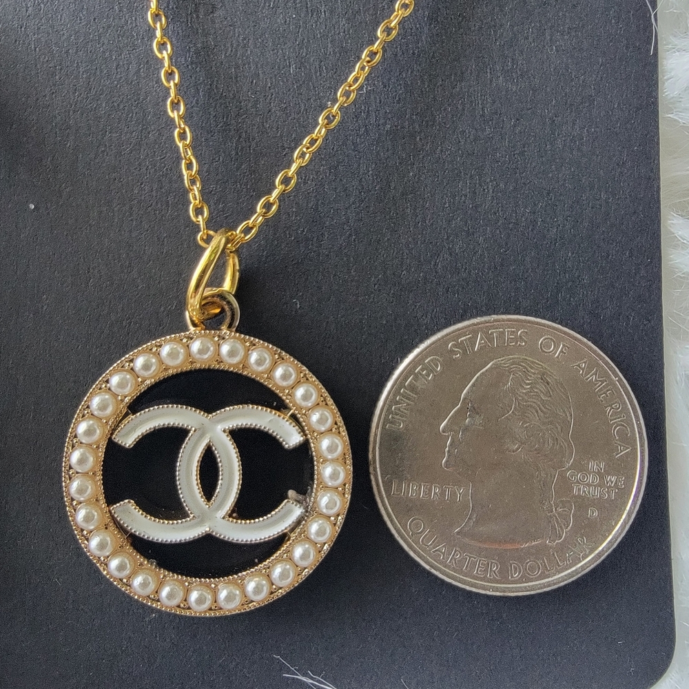 CHANEL Cream Pearl & Gold Hardware Replacement Zipper Pull